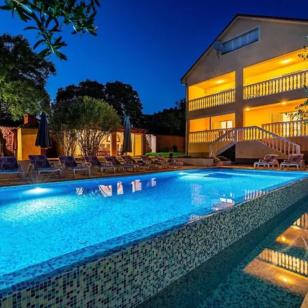 My Dalmatia - Momo's Paradise With 2 Infinity Pools & 7 Bedrooms Holiday home Kakma