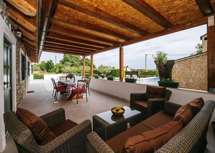Дом отдыха My Dalmatia - Momo's Paradise With 2 Infinity Pools & 7 Bedrooms *