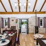 Ferienhaus My Dalmatia - Momo's Paradise With 2 Infinity Pools & 7 Bedrooms