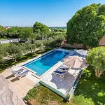 Ferienhaus My Dalmatia - Momo's Paradise With 2 Infinity Pools & 7 Bedrooms Kakma