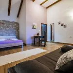 Ferienhaus My Dalmatia - Momo's Paradise With 2 Infinity Pools & 7 Bedrooms Kakma