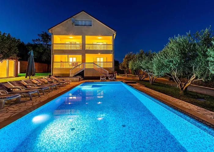 Holiday home My Dalmatia - Momo's Paradise With 2 Infinity Pools & 7 Bedrooms Kakma
